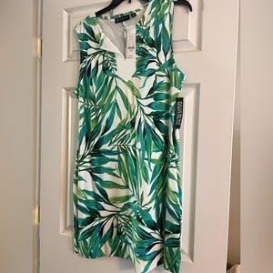 Xl green and white knee length dress with pockets
